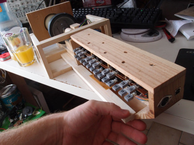 1. Prototype Vielle a roue - detail 2.jpg